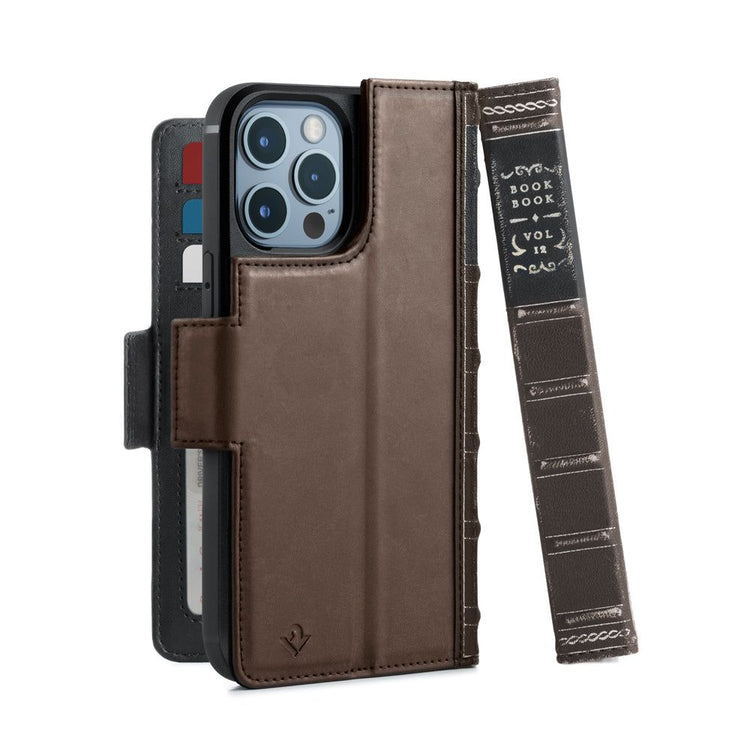 Traveler Leather Wallet Case For iPhone 15 Pro Max.